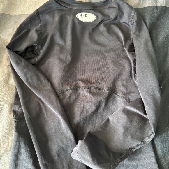 Youth XS Under Armour Compression shirt - Picture 2 of 2